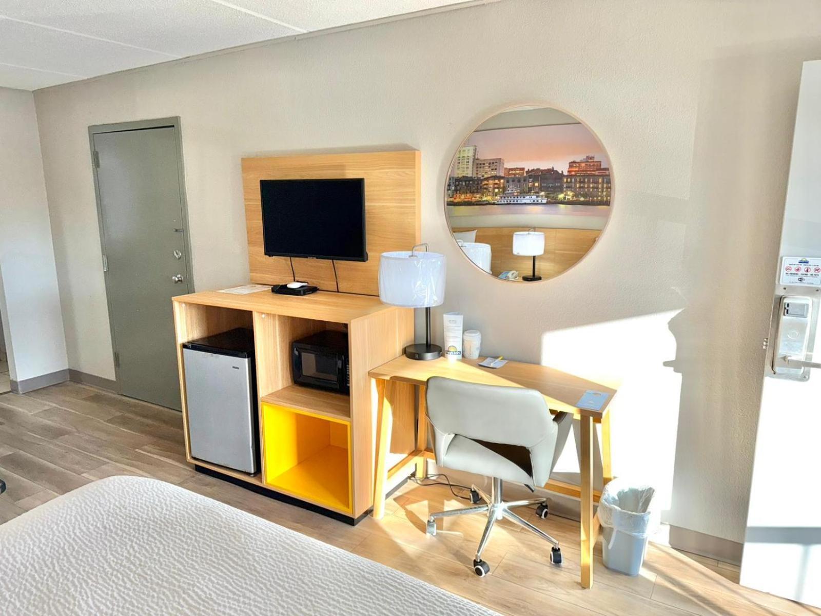 Days Inn By Wyndham Statesboro Bagian luar foto