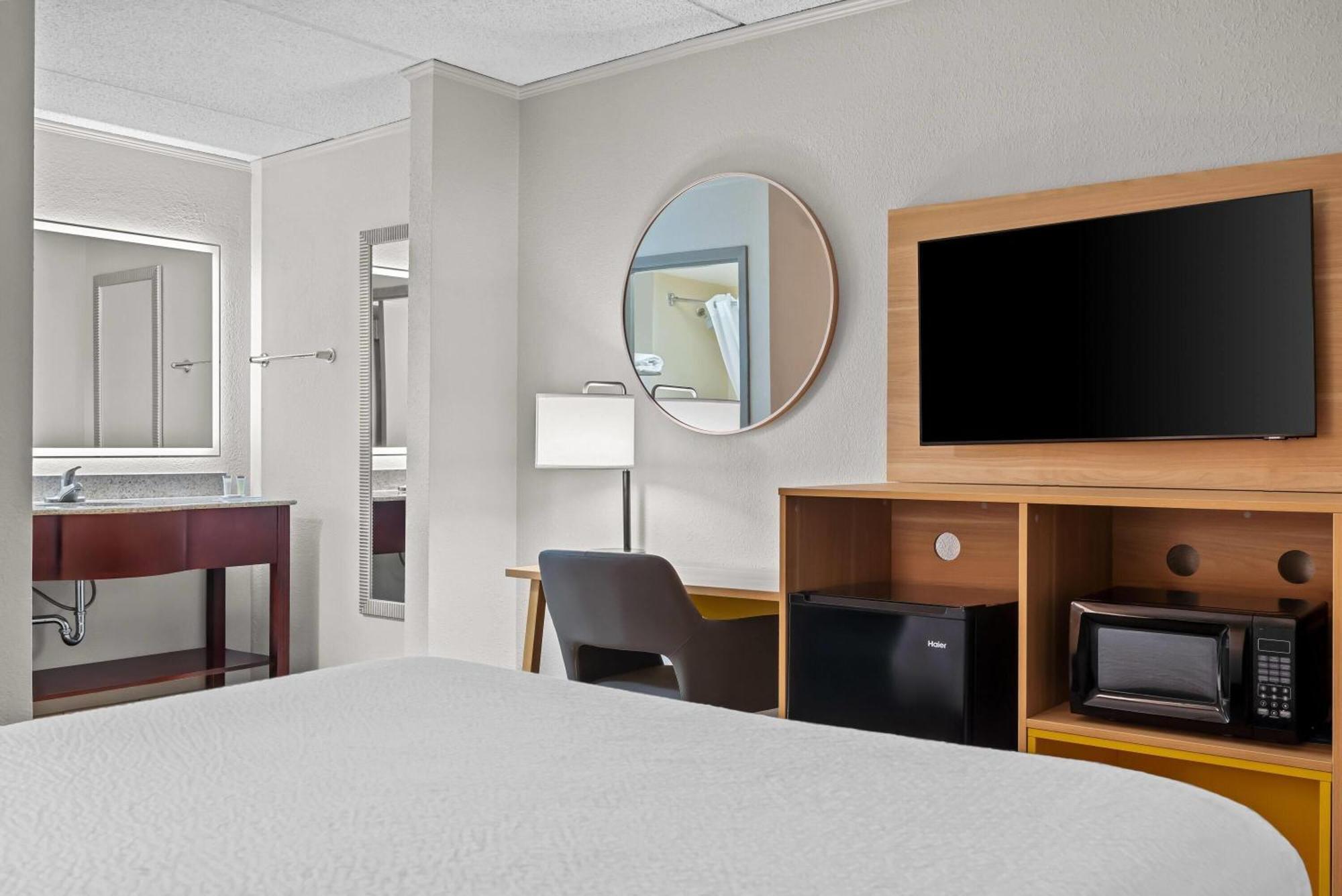 Days Inn By Wyndham Statesboro Bagian luar foto