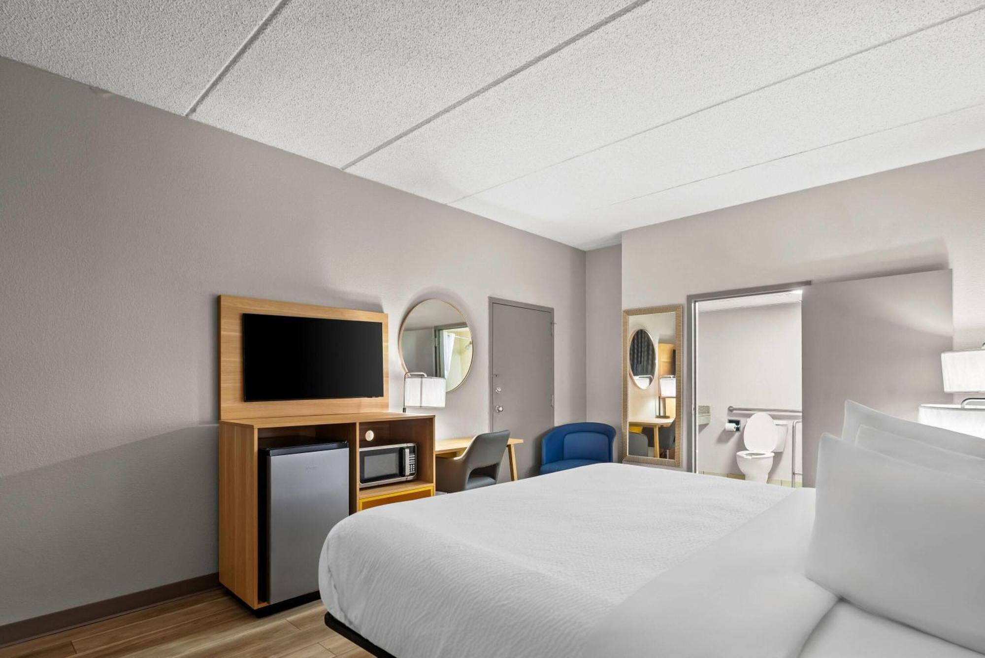 Days Inn By Wyndham Statesboro Bagian luar foto