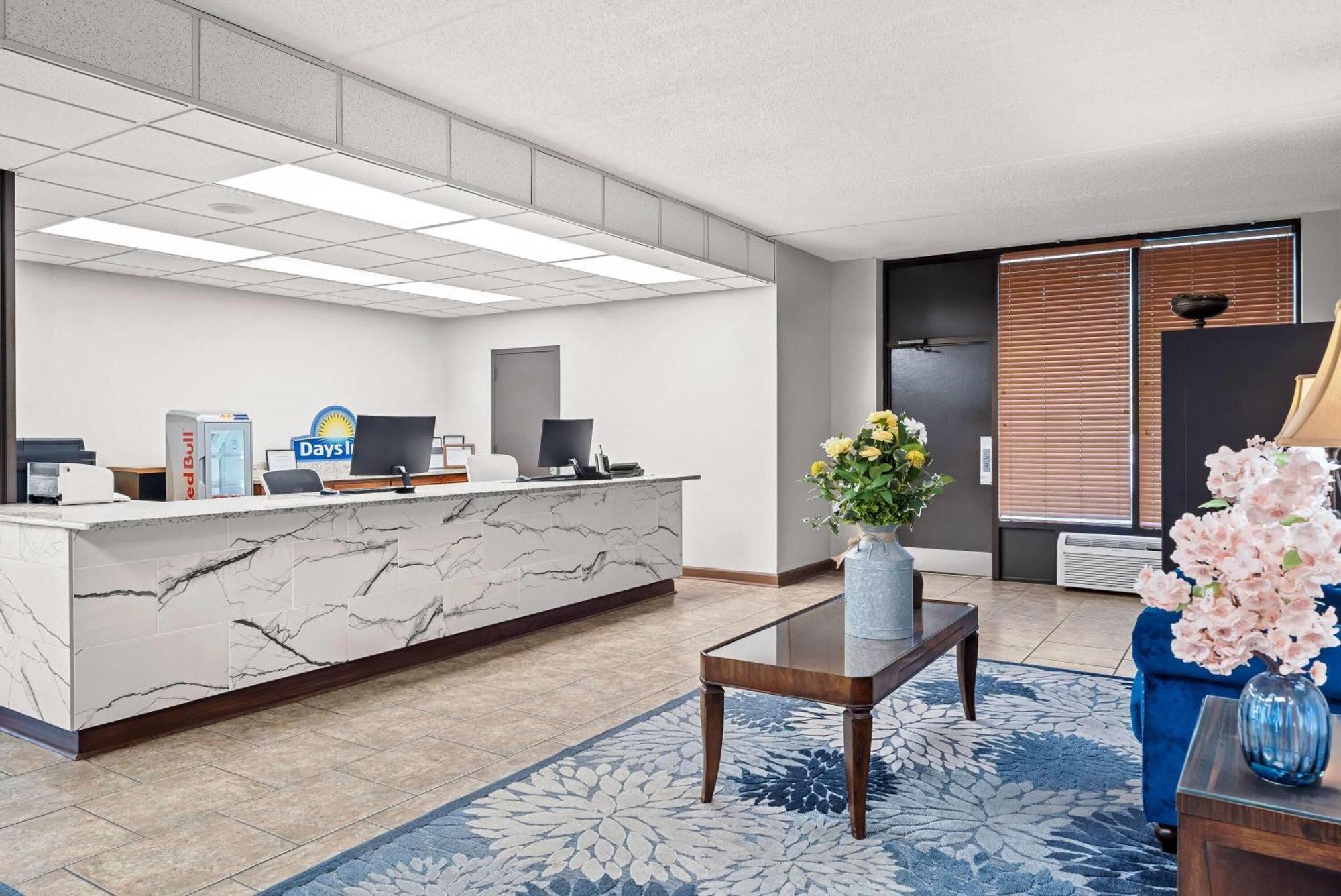 Days Inn By Wyndham Statesboro Bagian luar foto
