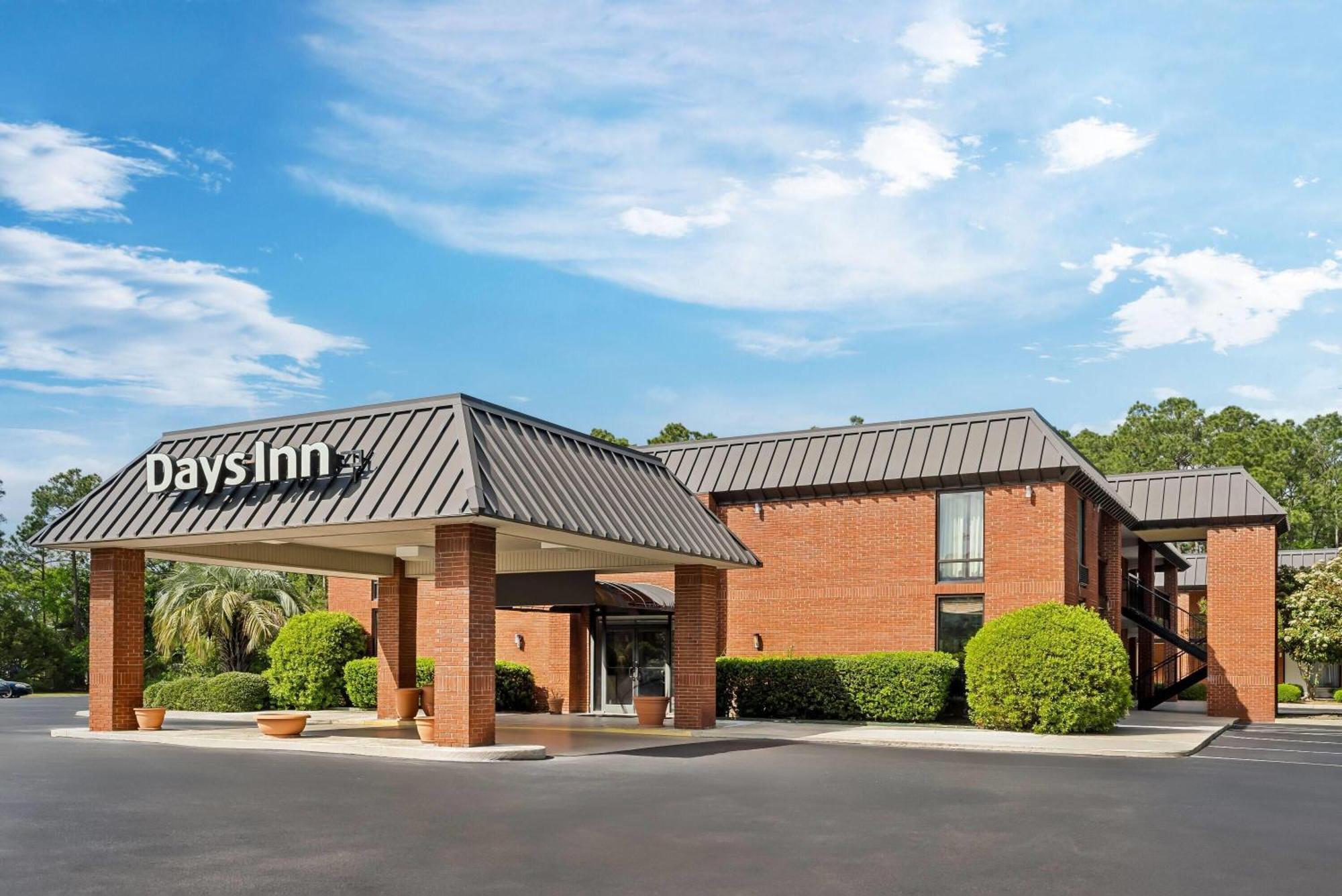 Days Inn By Wyndham Statesboro Bagian luar foto